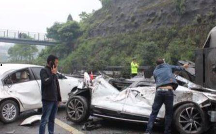 国产车祸事故视频真实,国产车祸现场惊心动魄瞬间回顾